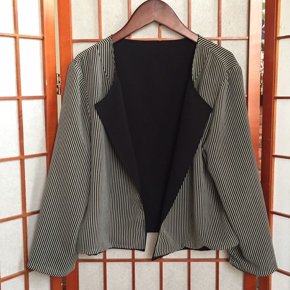 Light weight cardi/blazer - Picture 1 of 2